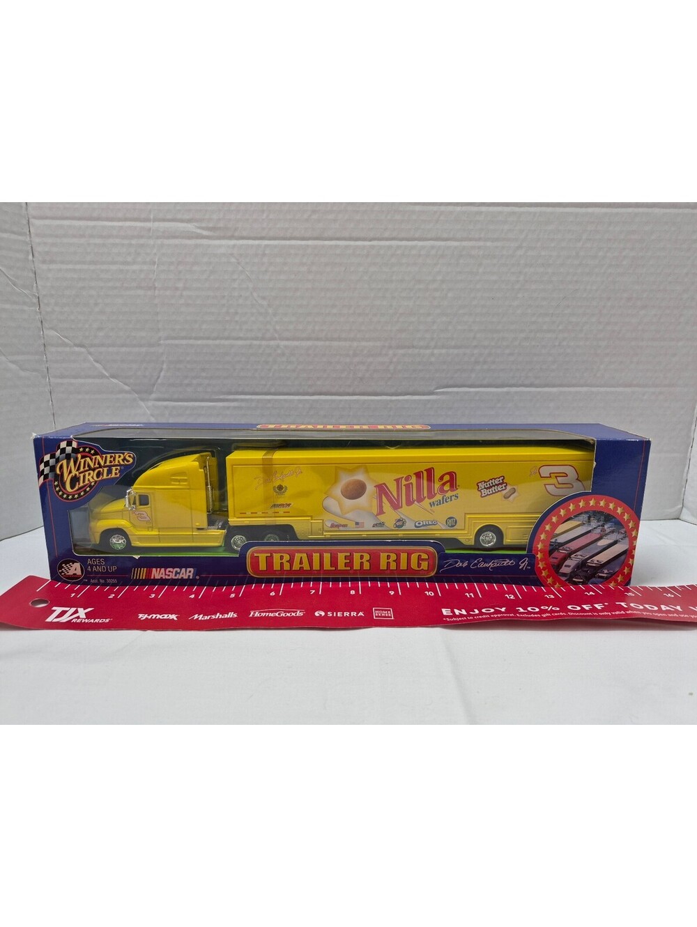 Winner's Circle NASCAR Trailer Rig Die-Cast Model Truck - Nilla Wafers #3 J101